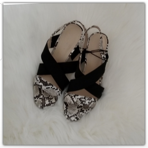 Sale NWOT Nine west heels snake skin pattern 6.5 - Picture 1 of 4